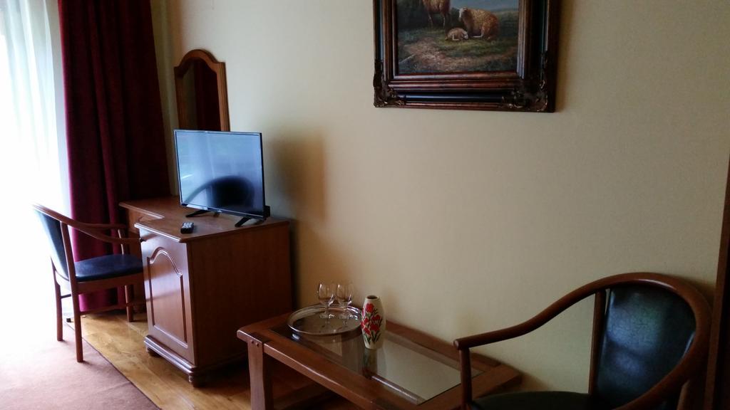 Pension Curmatura Stezii Rasinari Bagian luar foto