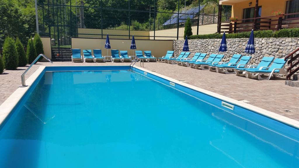 Pension Curmatura Stezii Rasinari Bagian luar foto