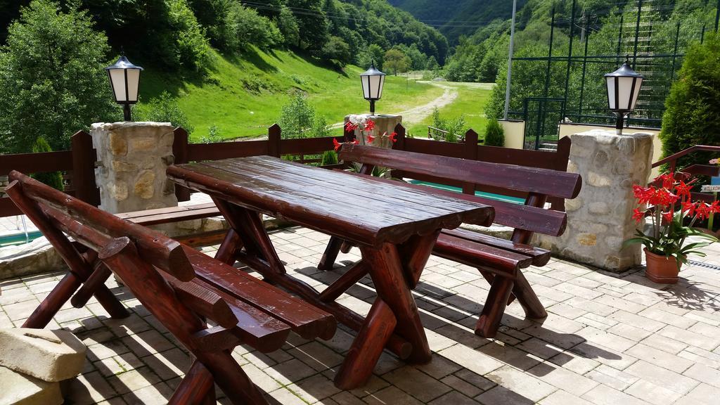 Pension Curmatura Stezii Rasinari Bagian luar foto
